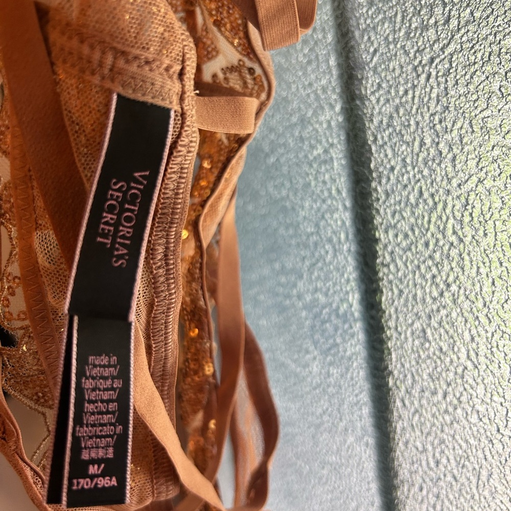 VICTORIA'S SECRET GOLD SEQUIN ZIGGY GLAM FLORAL EMBROIDERED CROTCHLESS TEDDY Sm - Picture 4 of 5